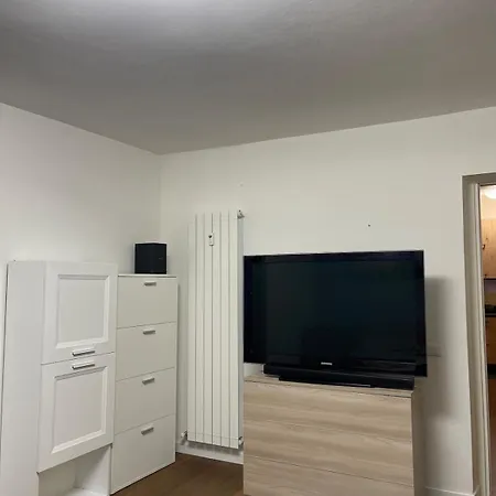 Center House Free Parking, Minimetro Entrance