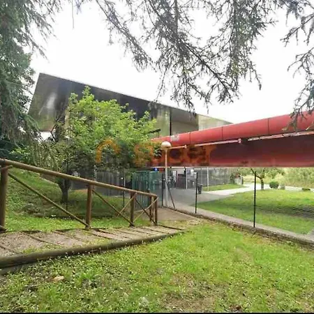 Center House Free Parking, Minimetro Entrance 公寓